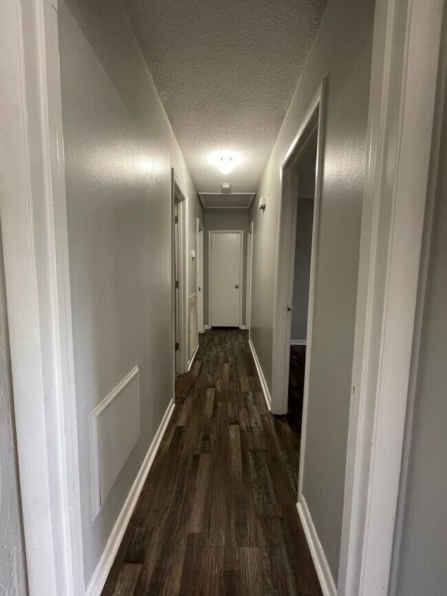 Building Photo - 4-BEDROOM + BONUS ROOM - Beautiful, Shady ...