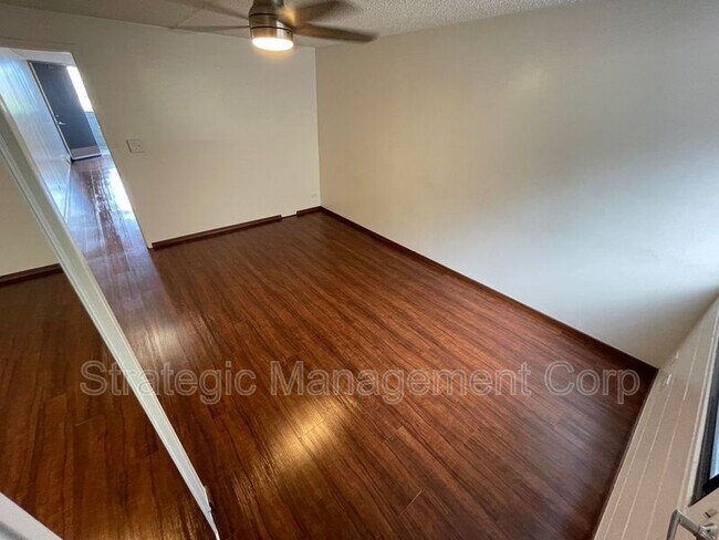 Building Photo - 1301 Lusitana St