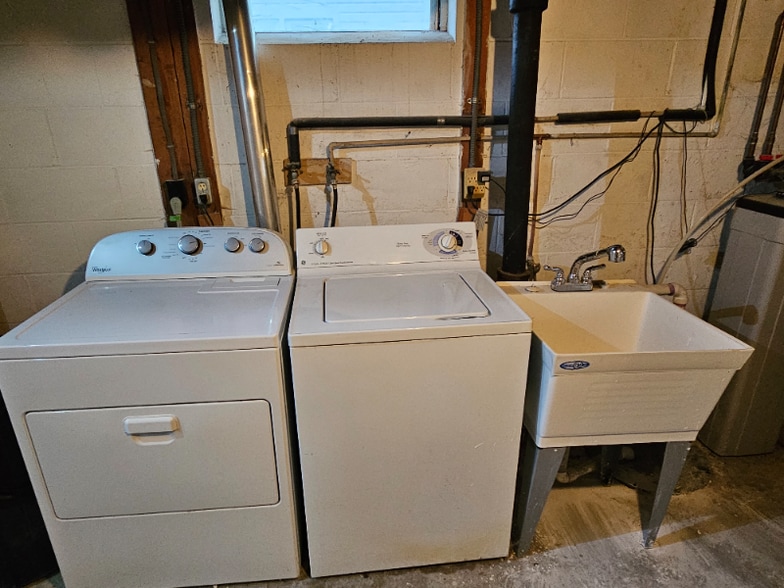 Building Photo - 513 13th Ave SE