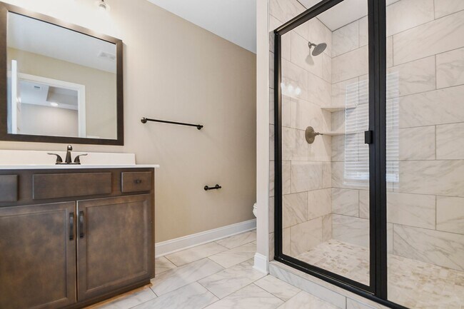 Building Photo - Pet Friendly Three Bedroom!