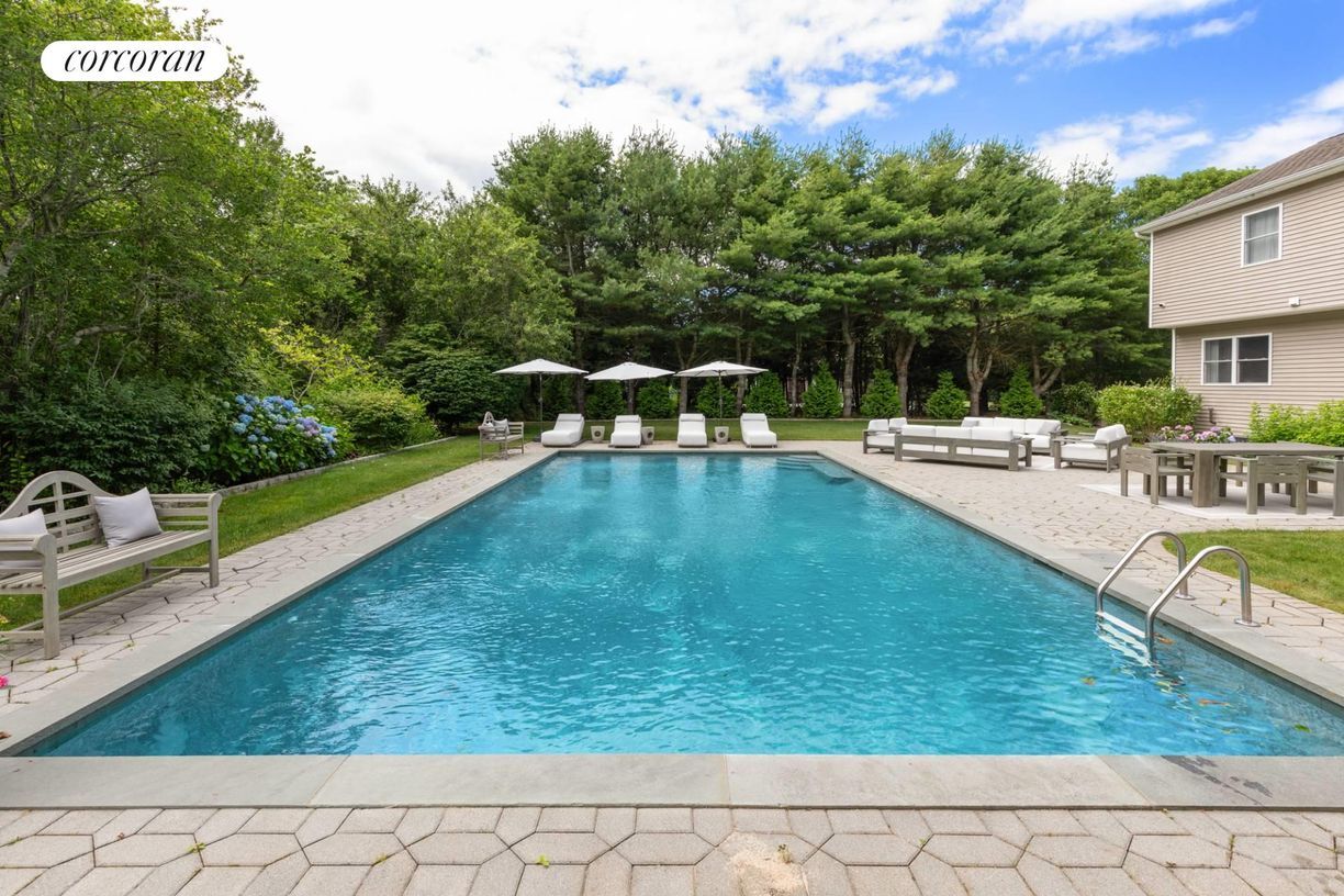 Building Photo - 167 Tuckahoe Ln