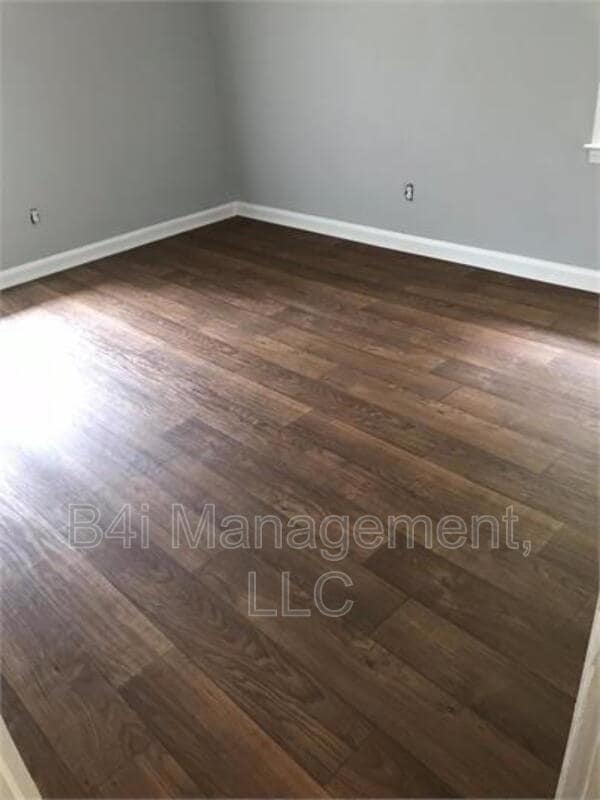 Building Photo - 4569 Mitchell St