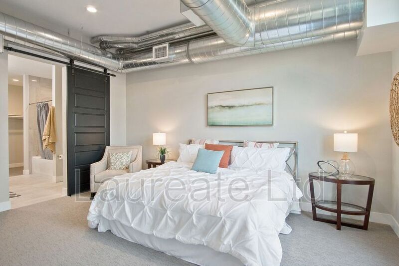 Building Photo - 3198 Blake St