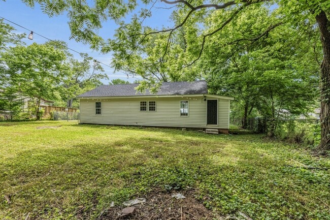 Building Photo - 255 Dixie Dr