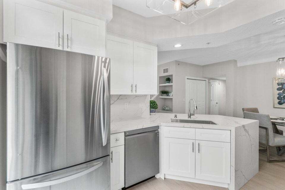 Building Photo - 2030 Alta Meadows Ln