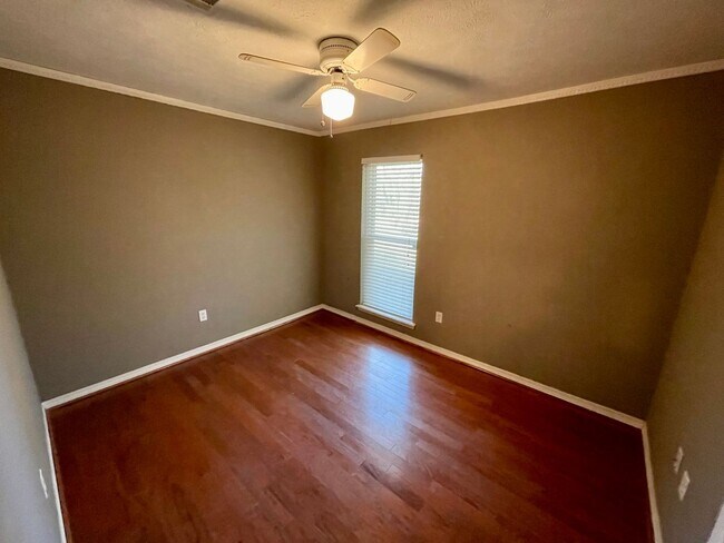 Building Photo - 3/2 For Rent in Madison