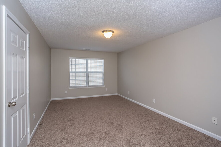 Building Photo - 743 Patriot's Point St