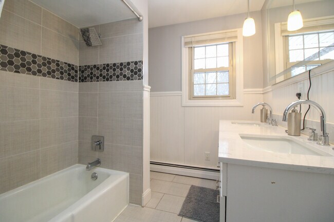 Building Photo - 213 Blueberry Dr