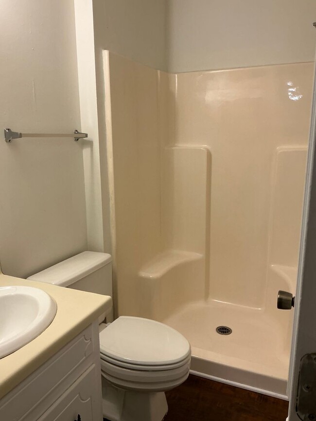 Building Photo - 2 bedroom, 2 bath duplex in Sleepy Creek off Lumpkin Street! Move-in Ready