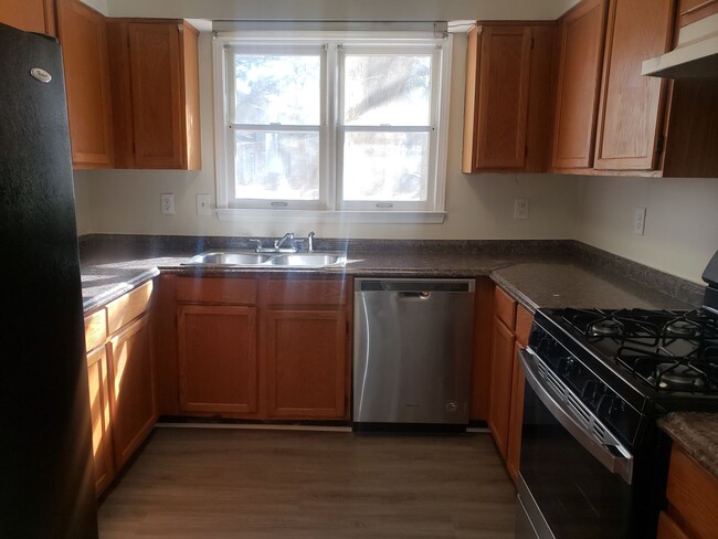 Building Photo - 2BR Townhouse in Avondale