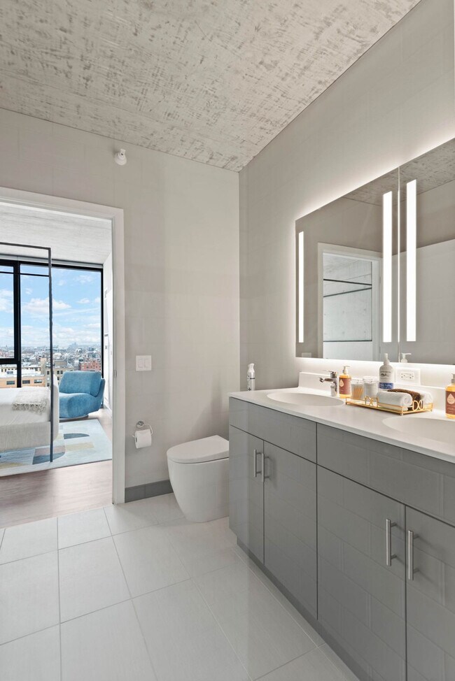 Building Photo - 1314 W Randolph St