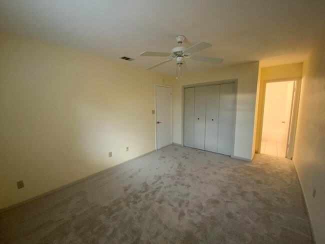 Building Photo - 223 Indian Oaks Dr