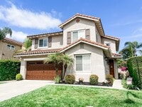 Building Photo - Charming 4 Bedroom/3 Bath Single Family Home on a Cul-de-sac with backyard
