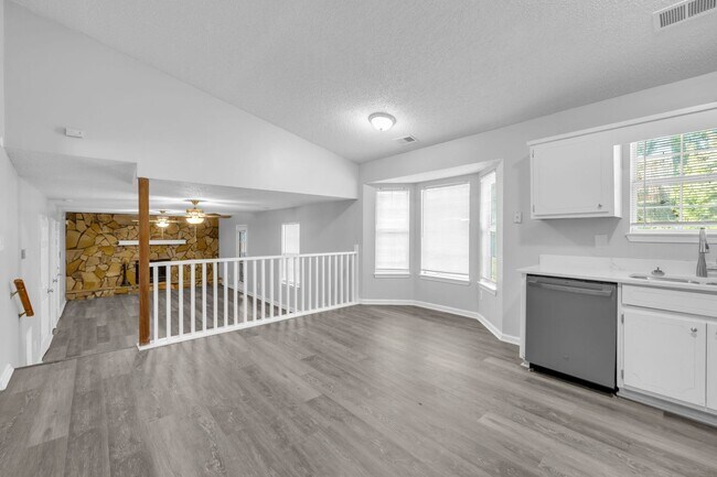 Building Photo - Welcome to your beautifully refreshed home in Hampton, where comfort, style, and convenience come...