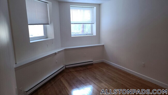 Building Photo - 20 Armington St