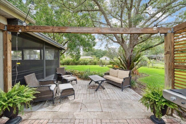 Building Photo - 171 Salmon Dr NE