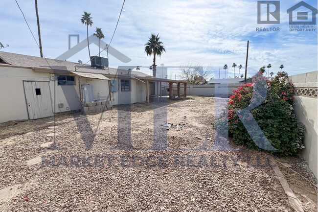 Building Photo - 4Bed/3Bath House at Broadway/Mill Ave! $199 MOVE-IN SPECIAL! Ready for Immediate Move-In! -- RV GATE