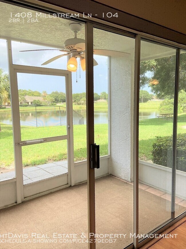 Building Photo - Lake Tiffany of Dunedin Offers 2/2!