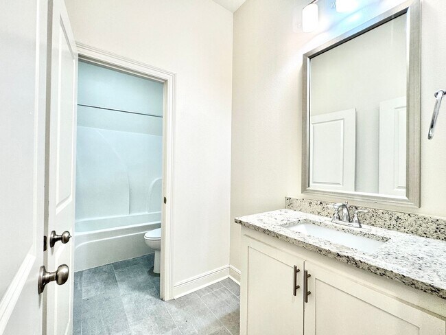 Building Photo - Cottage-Style 3BR Home in Americana