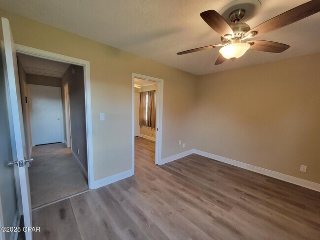 Building Photo - 3136 Lawton Ct