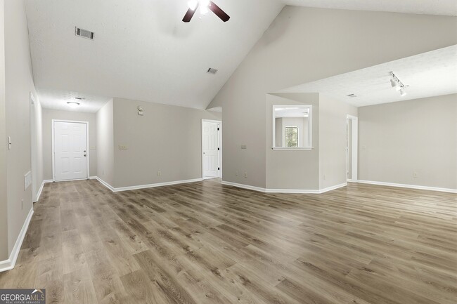 Building Photo - 518 Longwood Ln