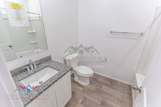 Building Photo - 1330 W Hess Ave