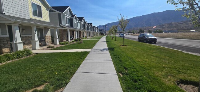 Building Photo - 1208 Summit Ridge Pkwy
