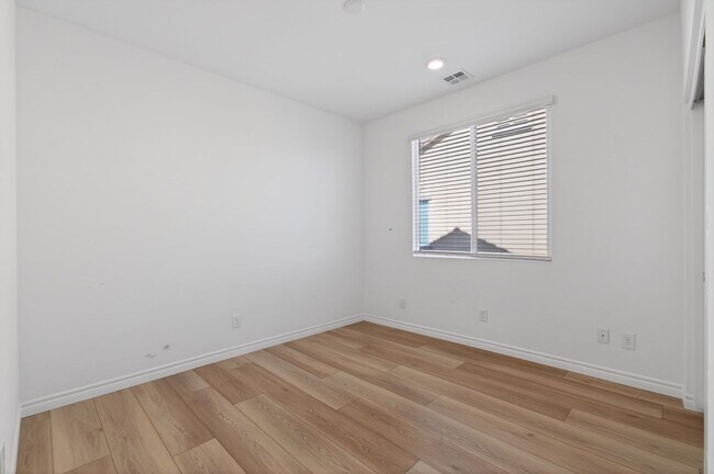 Building Photo - THIS is the HOME you have been waiting for!