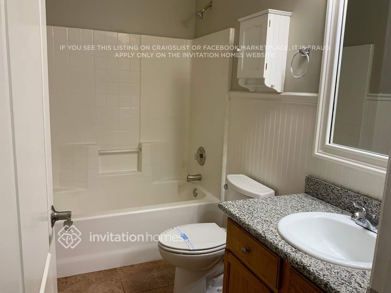 Building Photo - 1400 E Vernoa St