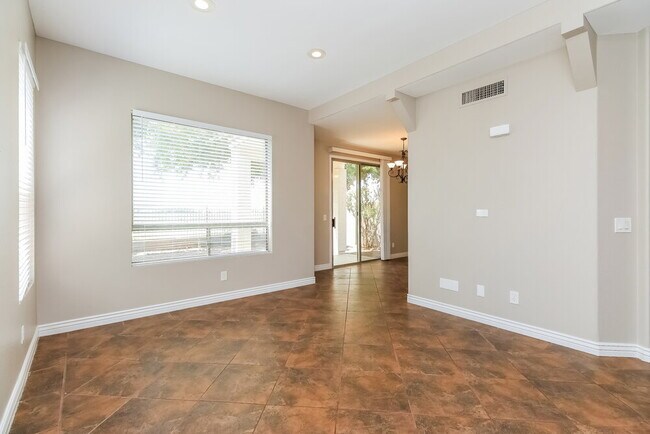 Building Photo - 40204 Calabria St