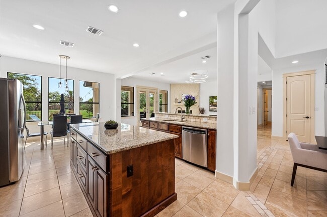 Building Photo - 206 Lido St