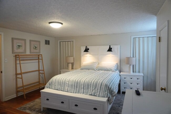 Building Photo - 101 W Meyran Ave