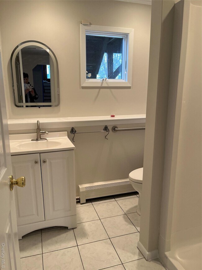 Building Photo - 43 Floyd Pl