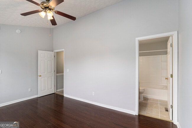 Building Photo - 3162 Kingswood Glen