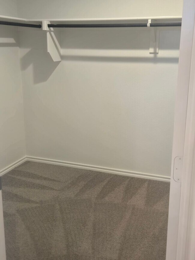 Building Photo - PROCE DROP - MOVE IN SPECIAL - Northwest ISD - Commuter Friendly