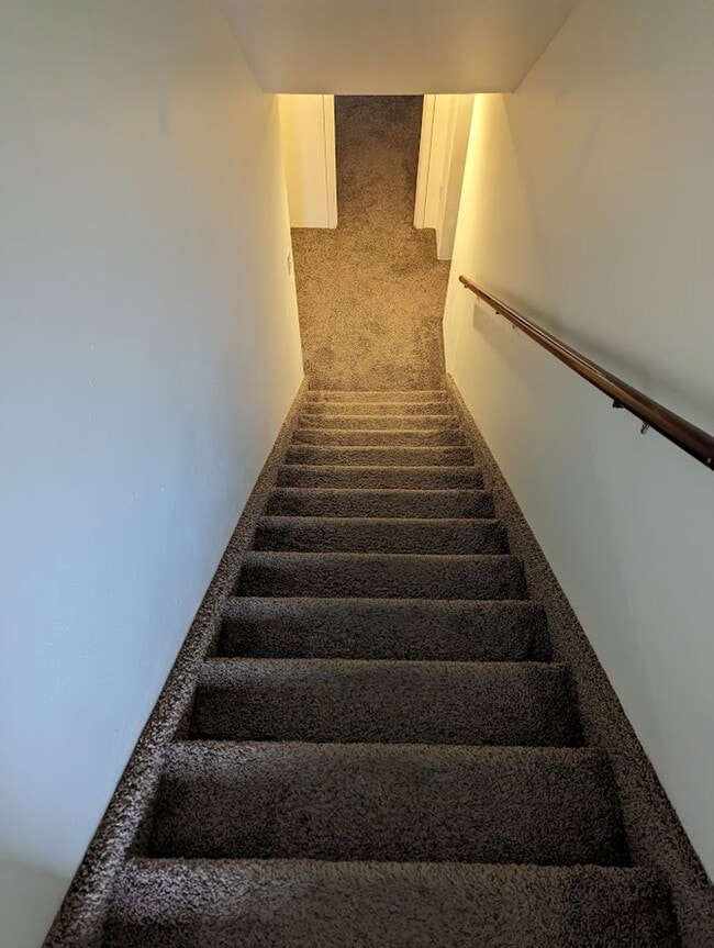 Building Photo - Spacious pet-friendly Clarkston house on d...