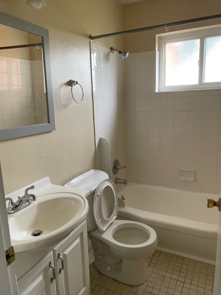 Building Photo - 2701 Lehman Rd