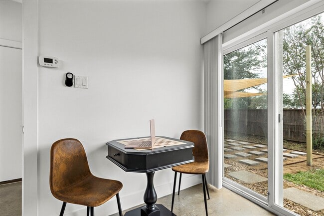 Building Photo - 3002 Hawkins St