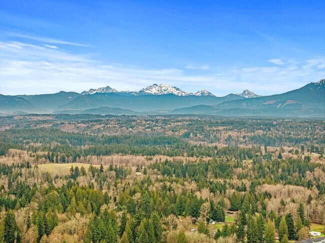 Building Photo - Beautiful 3 bedroom 2.5 bathroom Lake Stevens home!