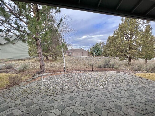 Building Photo - 835 Nutcracker Dr