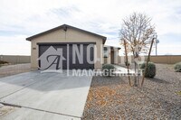 Building Photo - Beautiful Home in Eloy