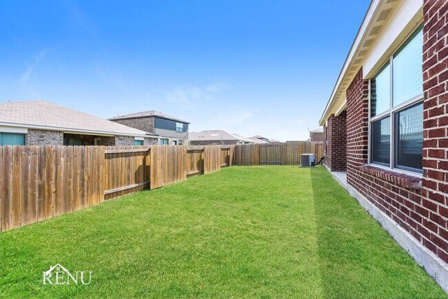 Building Photo - 1934 Delta Downs Dr