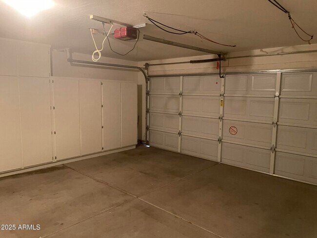 Building Photo - 2165 W Olive Way