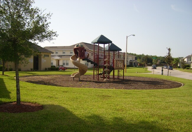 Building Photo - Lakeside - Kissimmee Community!
