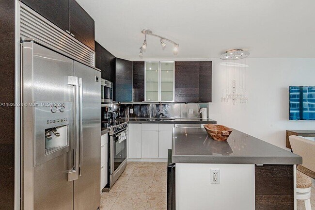 Building Photo - 2301 Collins Ave