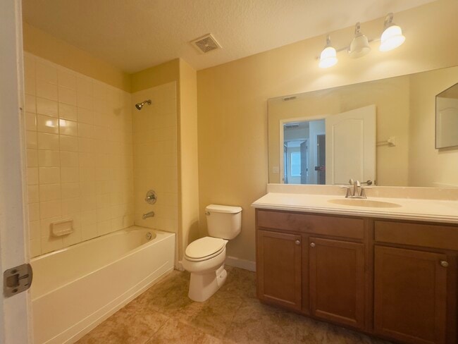 Building Photo - 2832 Adelaide Ct
