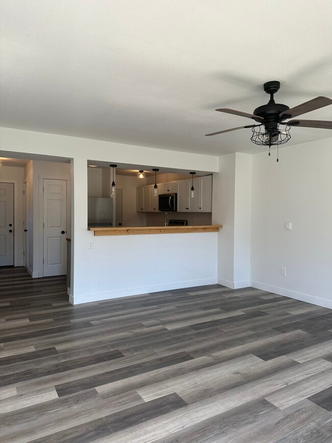 Building Photo - Valley View Estates A