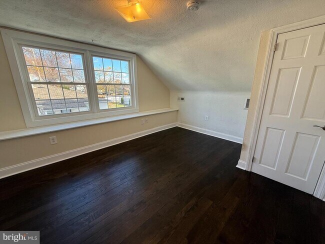 Building Photo - 1859 E Ridge Pike