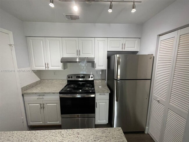 Building Photo - 17485 NW 67th Ct