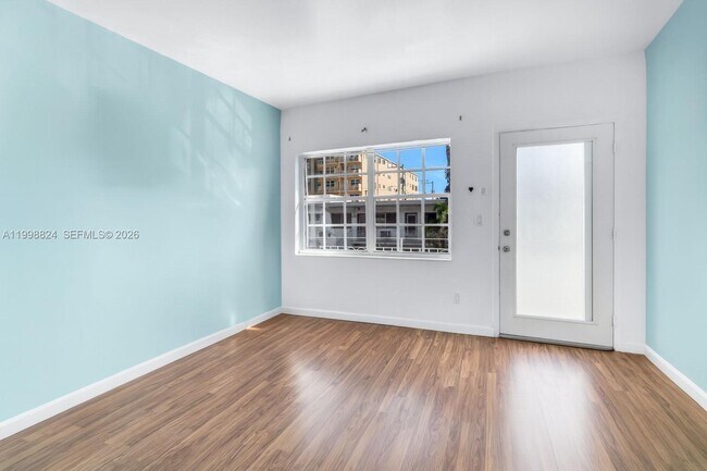 Building Photo - 635 8th St